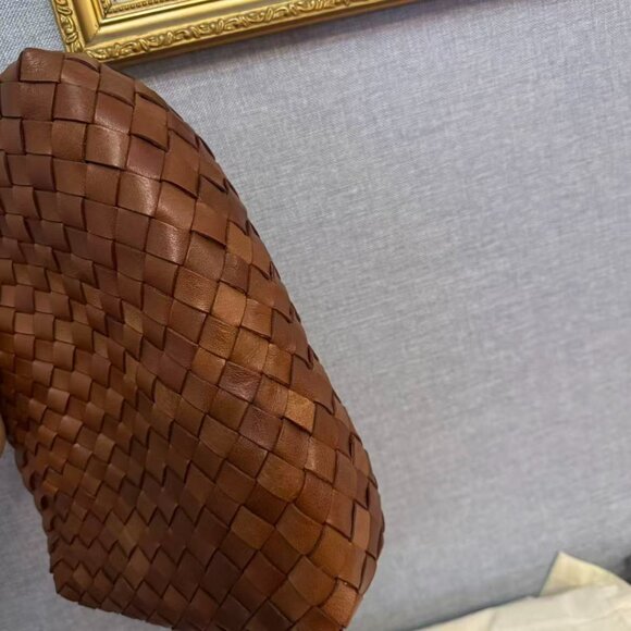 Dragon Diffusion Brown Woven Leather Bag w/ Dust Bag – Lightweight & Roomy - Picture 11 of 12